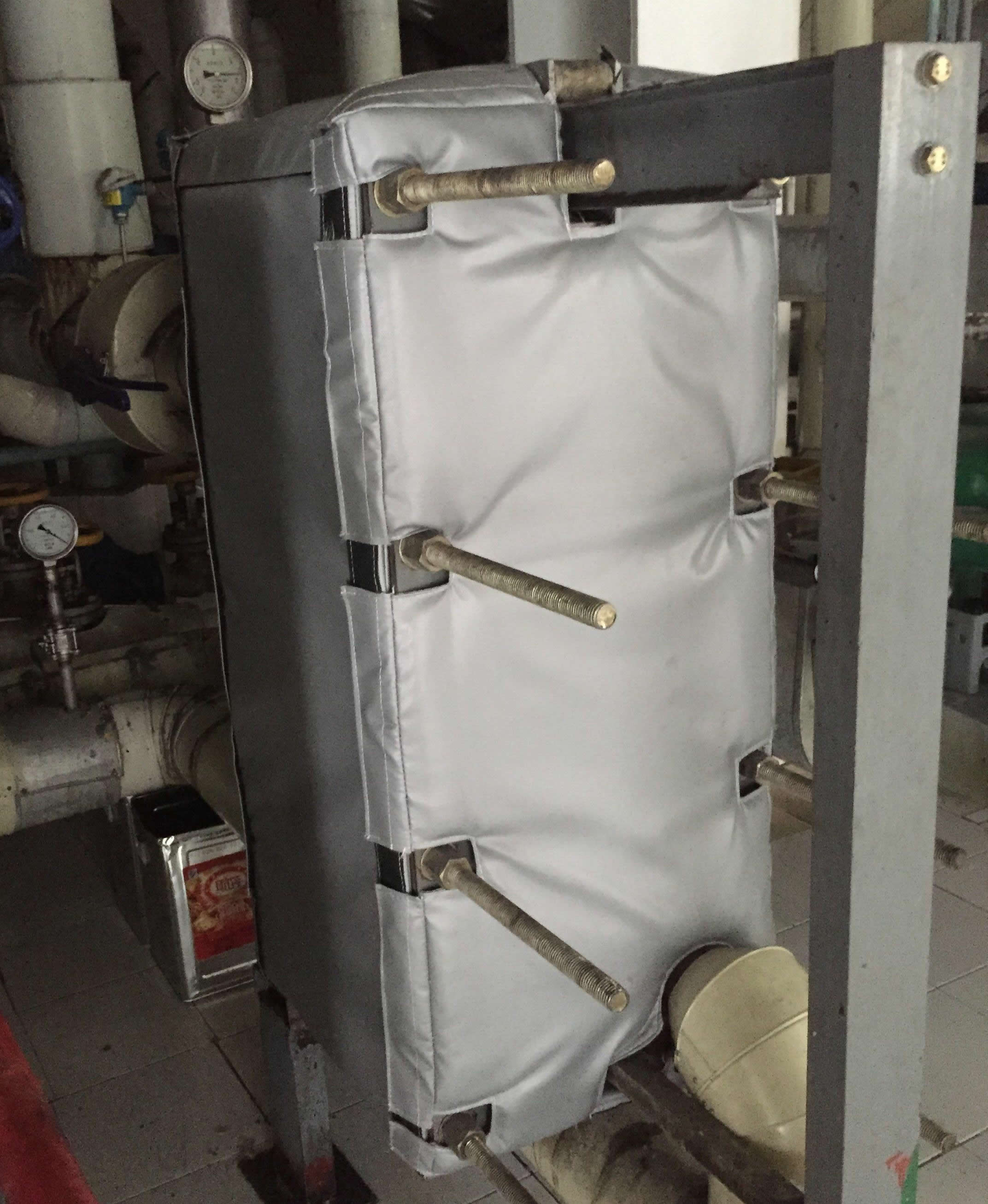 板式<a href=http://m.jskjpub.com/e/tags/?tagname=%E6%8D%A2%E7%83%AD%E5%99%A8%E4%BF%9D%E6%B8%A9 target=_blank class=infotextkey>換熱器保溫</a>套